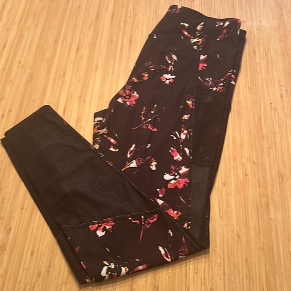Ardene flower legging - Picture 1 of 3